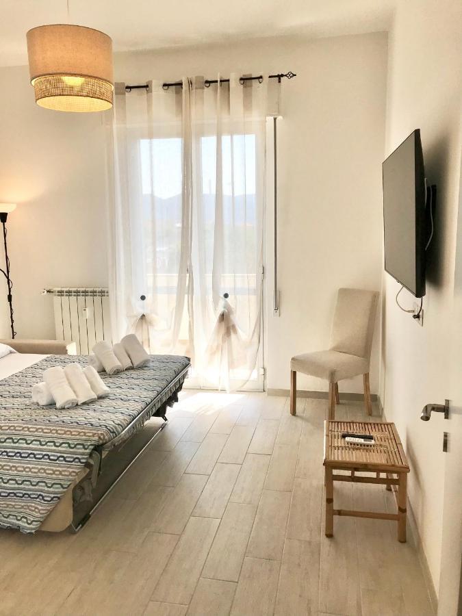 شقة Casa Del Sole سافونا المظهر الخارجي الصورة